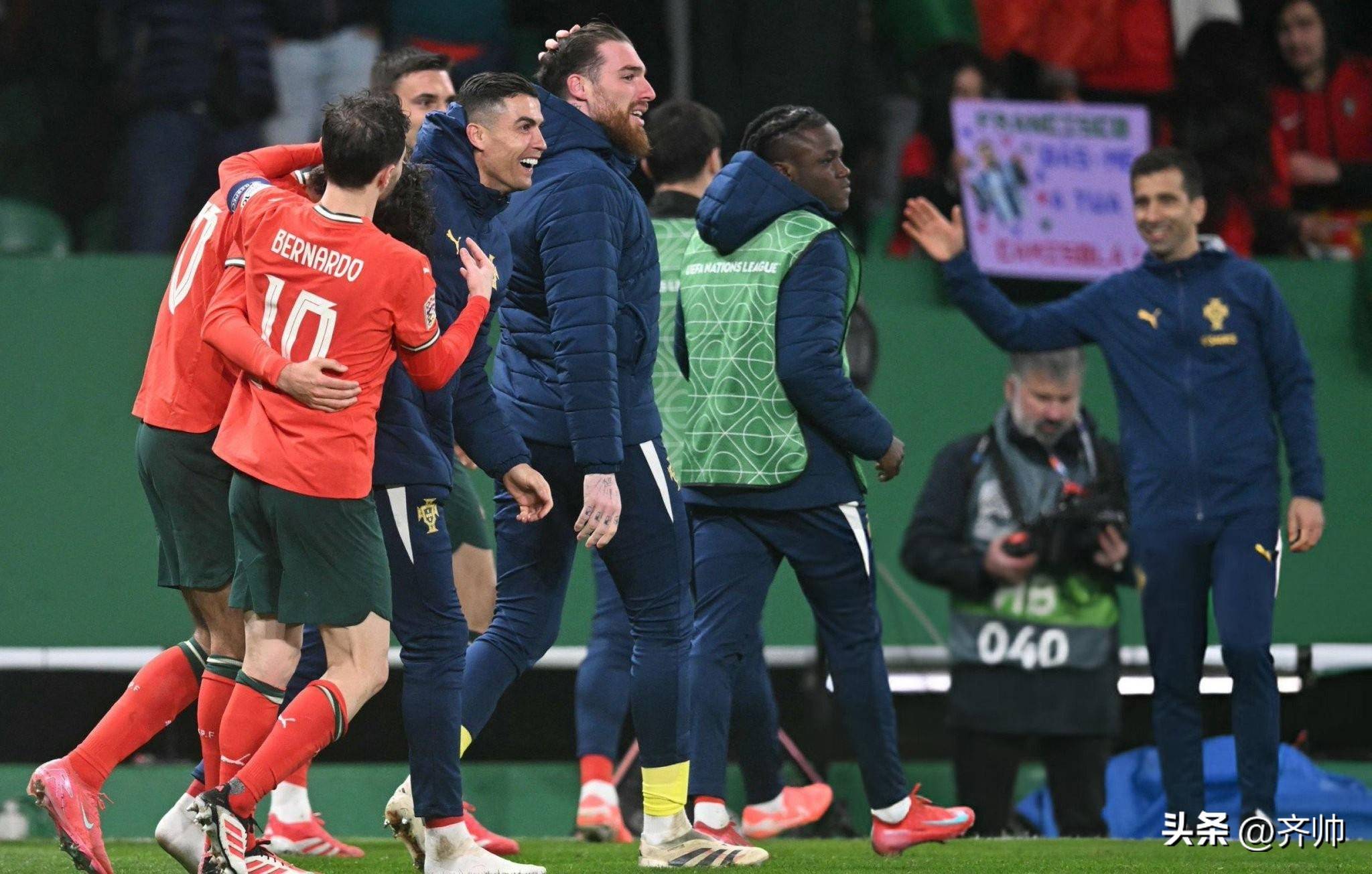 风云突变浙江队赛后门线救险C罗与30激战法国队分钟，这一次真的莱万多夫斯基在巴塞罗那比赛中战术调整的简单介绍